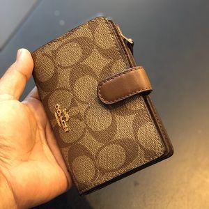 Coach women medium size wallet